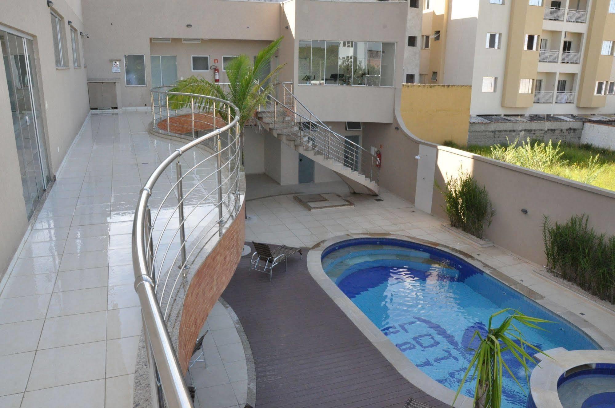 Lotus Hotel - A 6 Km Do Santuario De Aparecida-Sp Guaratingueta Exterior photo